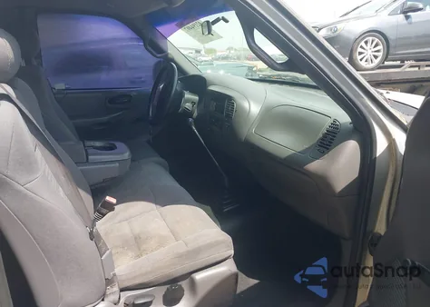 2001 Ford F-150 Xl/Xlt z USA, uszkodzony, nr VIN 2FTZX17221CB01390